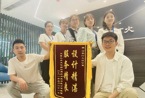 以服務為己任，以滿意為準則——萬家燈火好評如潮！